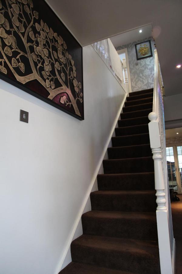 The Caduceus- Residence Chertsey Bagian luar foto