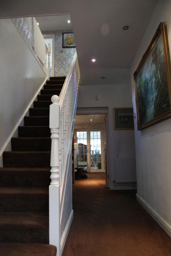 The Caduceus- Residence Chertsey Bagian luar foto