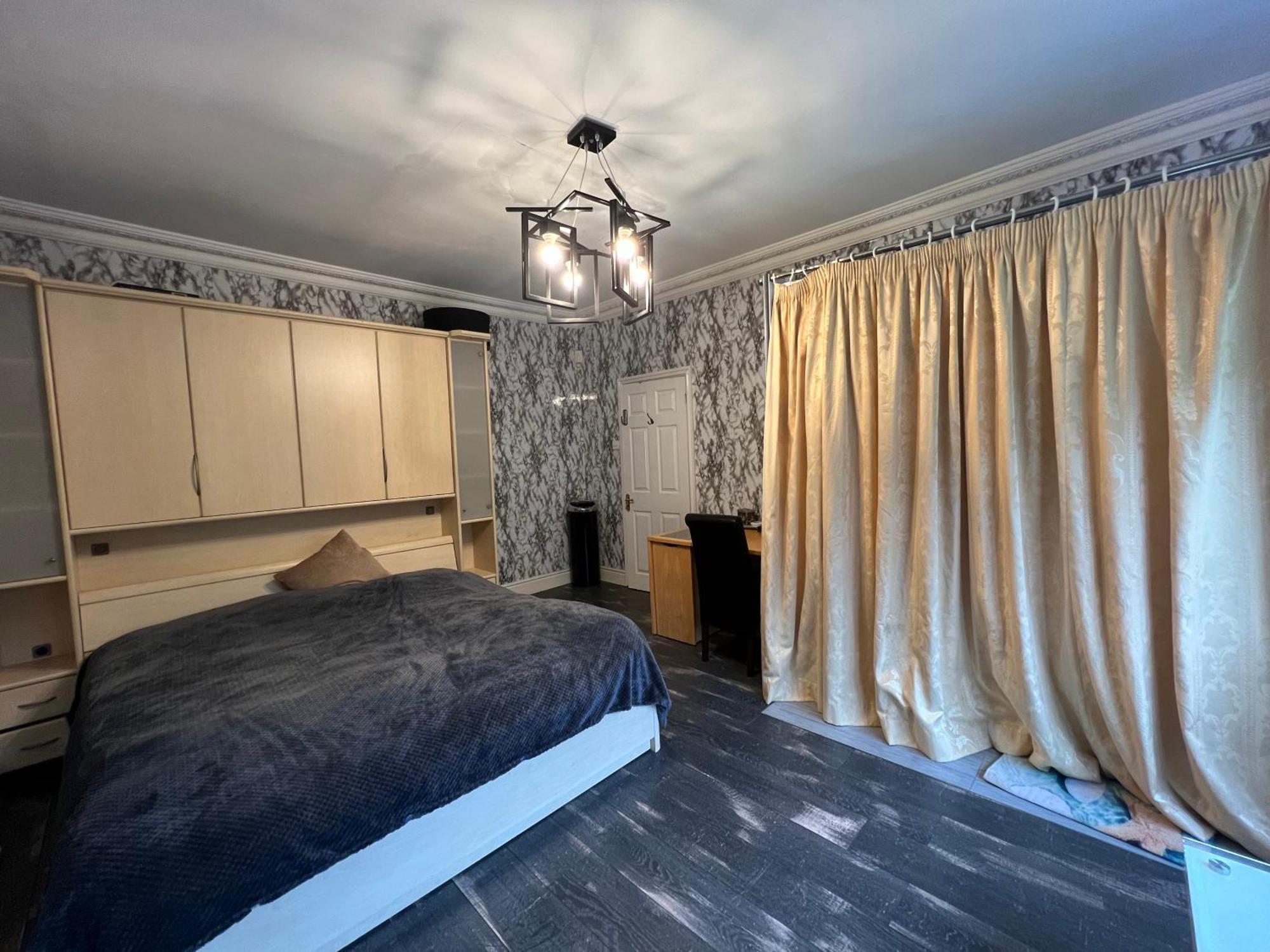 The Caduceus- Residence Chertsey Bagian luar foto